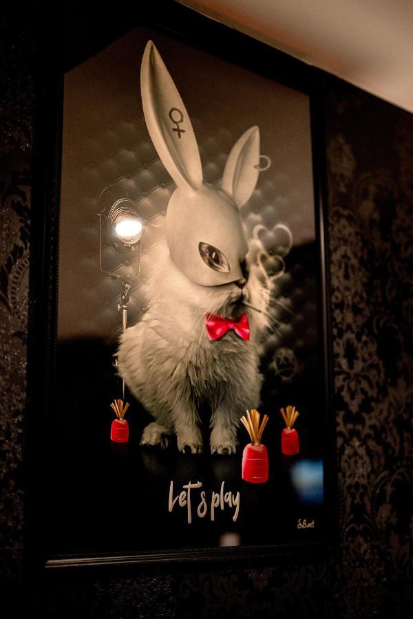 Playroom Et Nuit Insolite Aubie-et-Espessas Ngoại thất bức ảnh